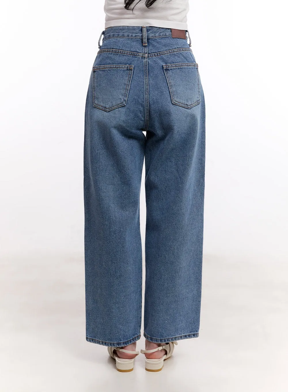 Jamie Comfy Straight-Fit Jeans CM526