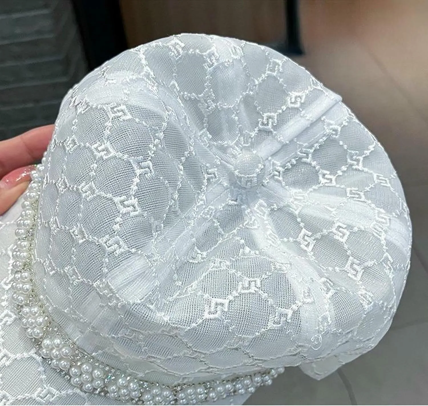 Pearl Chain Baseball Cap for Women, Fashion Elegant Casual Lightweight Mesh Adjustable Hat for Sun Protection
