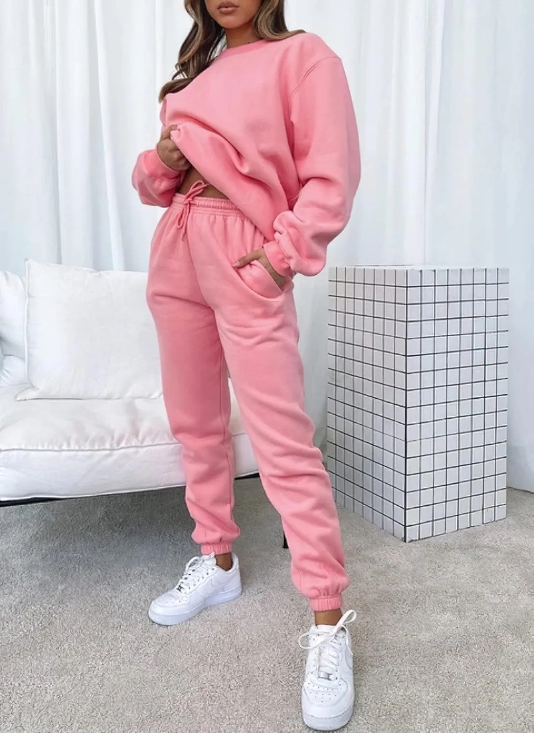 Viatabuna Women's 2 Piece Fleece Sweatsuit Outfit Long Sleeve Crewneck Pullover Sweatshirt Drawstring Jogger Pants Lounge Set